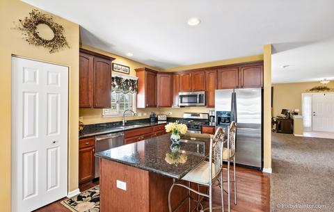 14643 Independence Dr, Plainfield, IL 60544 photo 3