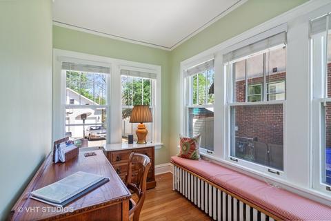 831 N Summit St, Wheaton, IL 60187 photo 15