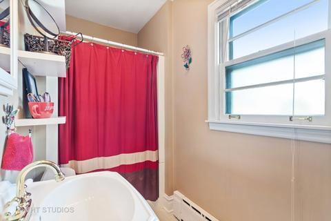 831 N Summit St, Wheaton, IL 60187 photo 13
