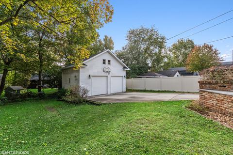 831 N Summit St, Wheaton, IL 60187 photo 18