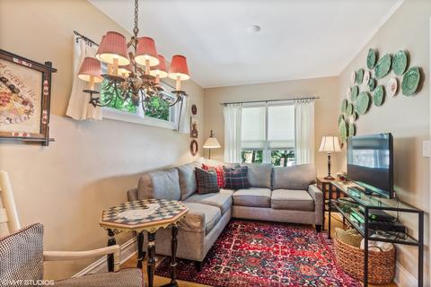 831 N Summit St, Wheaton, IL 60187 photo 8
