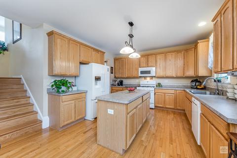 404 Hackney Ln, Oswego, IL 60543 photo 9