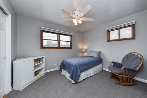 390 E Park Ave, Elmhurst, IL 60126 photo 11