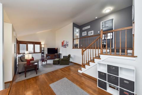 390 E Park Ave, Elmhurst, IL 60126 photo 2