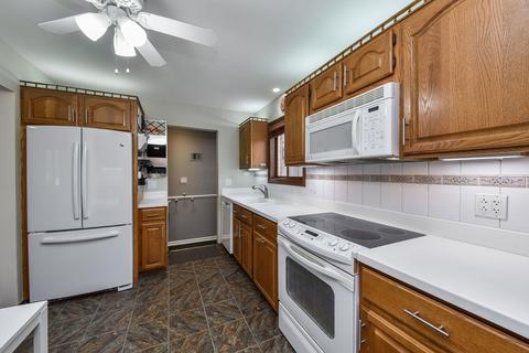 390 E Park Ave, Elmhurst, IL 60126 photo 6