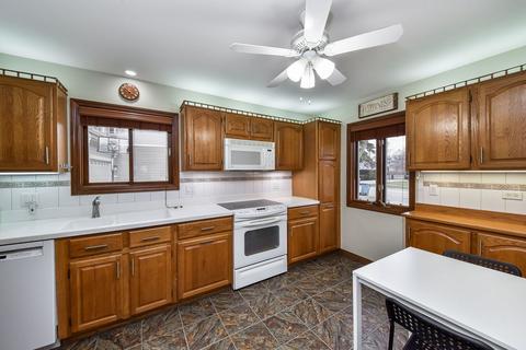 390 E Park Ave, Elmhurst, IL 60126 photo 5