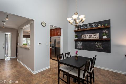 665 Darien Ct, Hoffman Estates, IL 60169 photo 6