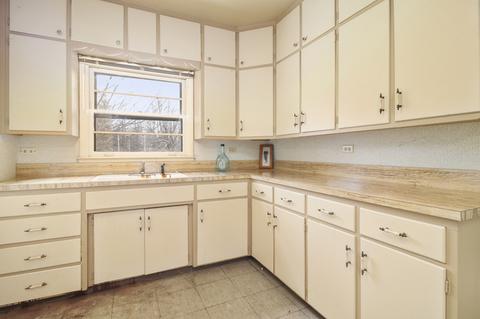3721 W Algonquin Rd, Algonquin, IL 60102 photo 33
