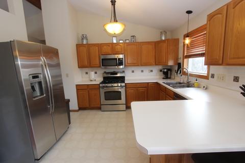 5834 Stonebridge Trl, Mchenry, IL 60050 photo 8