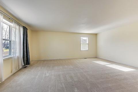 583 Donna Ave, Aurora, IL 60505 photo 9