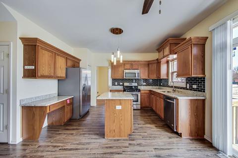 583 Donna Ave, Aurora, IL 60505 photo 7