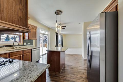 583 Donna Ave, Aurora, IL 60505 photo 5