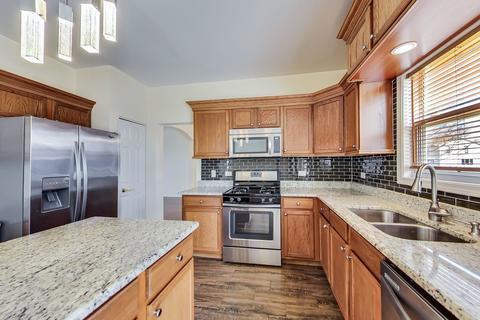 583 Donna Ave, Aurora, IL 60505 photo 6