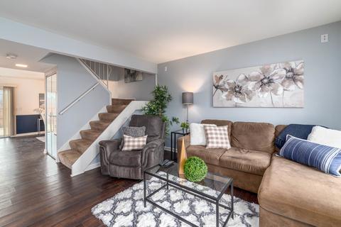 1285 Wandsworth Cir, Roselle, IL 60172 photo 3