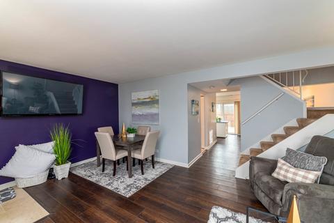 1285 Wandsworth Cir, Roselle, IL 60172 photo 4