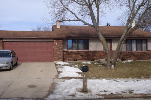 68 Lockman Cir, Elgin, IL 60123 photo 1