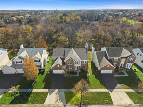 6087 Russell Dr, Hoffman Estates, IL 60192 photo 2