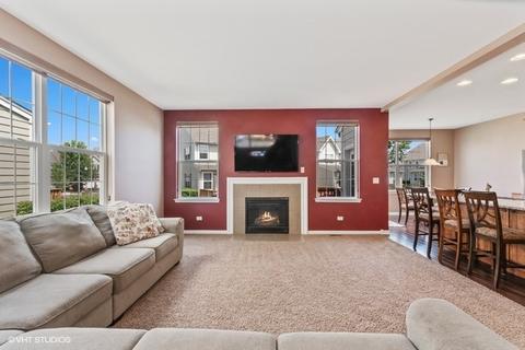 1212 Falcon Ridge Dr, Elgin, IL 60124 photo 4