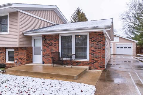 302 Columbia Dr, Normal, IL 61761 photo 2