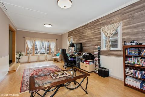 80 Des Plaines Ln, Hoffman Estates, IL 60169 photo 8