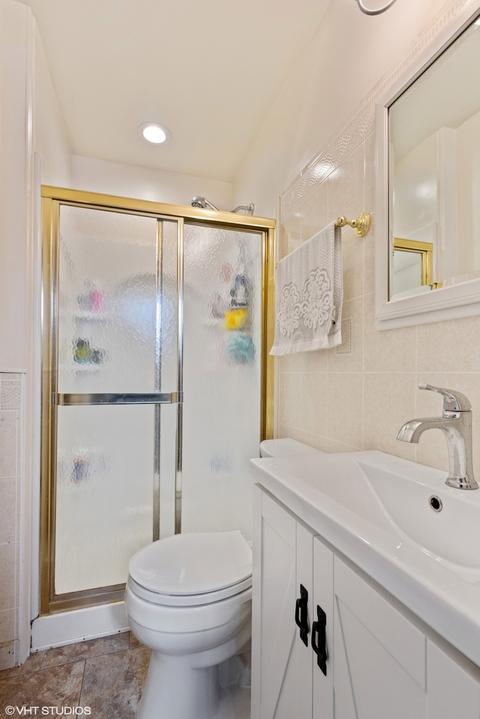 80 Des Plaines Ln, Hoffman Estates, IL 60169 photo 10