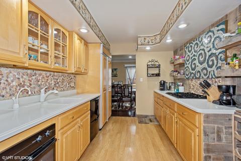 80 Des Plaines Ln, Hoffman Estates, IL 60169 photo 6
