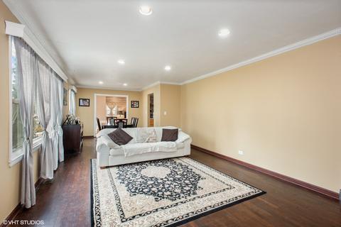 80 Des Plaines Ln, Hoffman Estates, IL 60169 photo 3