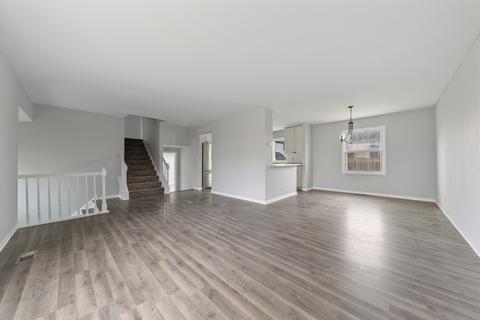 254 E Country Dr, Bartlett, IL 60103 photo 3