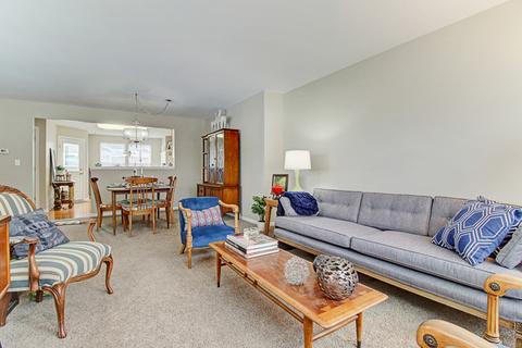 2446 Emily Ln, Elgin, IL 60124 photo 7