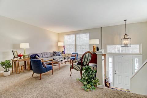 2446 Emily Ln, Elgin, IL 60124 photo 6