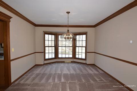 696 Grange Ct, Wheaton, IL 60189 photo 10