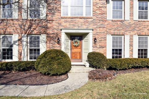 696 Grange Ct, Wheaton, IL 60189 photo 2