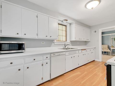 227 S Summit St, Wheaton, IL 60187 photo 6