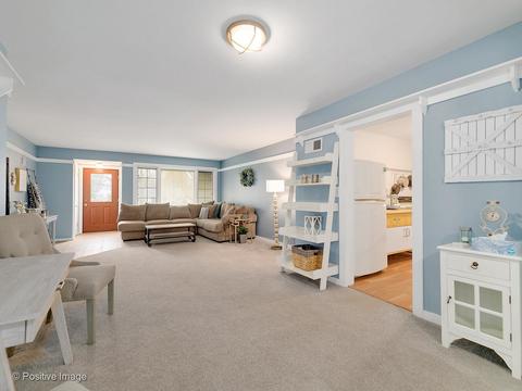 227 S Summit St, Wheaton, IL 60187 photo 4