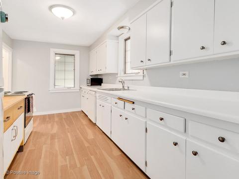 227 S Summit St, Wheaton, IL 60187 photo 7