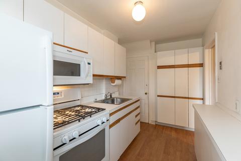 10919 S Artesian Ave, Chicago, IL 60655 photo 4