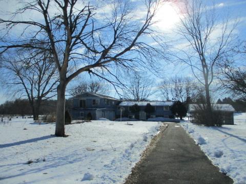 8312 Nolan St, Harvard, IL 60033 photo 1