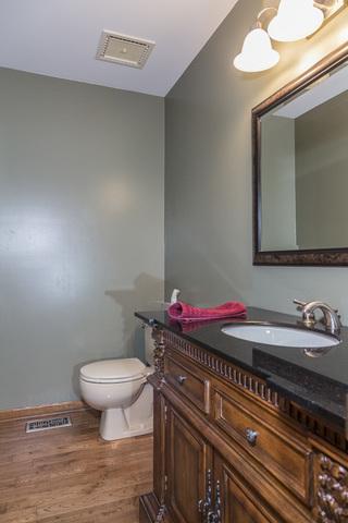 729 Braintree Ln, Bartlett, IL 60103 photo 12