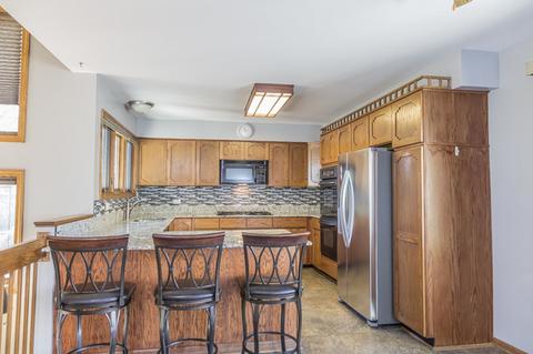 729 Braintree Ln, Bartlett, IL 60103 photo 9