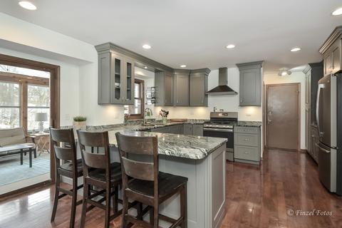 1310 Surrey Ln, Algonquin, IL 60102 photo 4