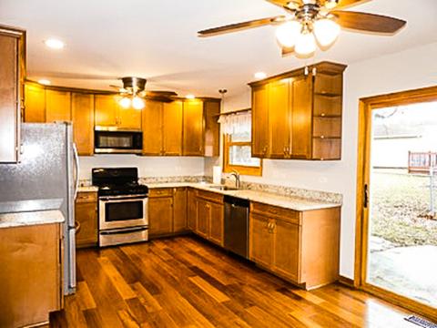 755 Audubon St, Hoffman Estates, IL 60169 photo 6
