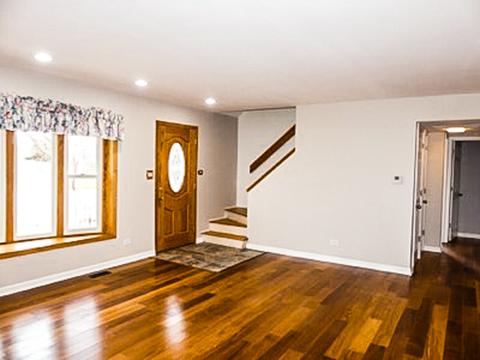 755 Audubon St, Hoffman Estates, IL 60169 photo 2