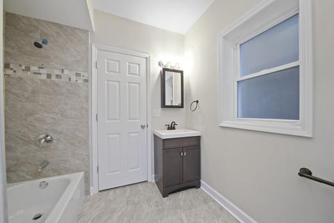 7629 S Kingston Ave, Chicago, IL 60649 photo 10