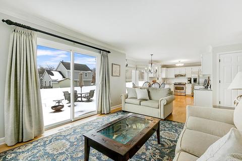 1205 Cobblers Xing, Elgin, IL 60120 photo 9