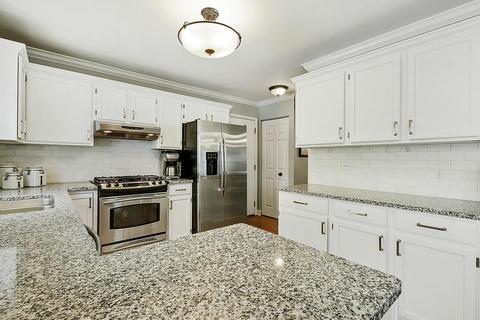1205 Cobblers Xing, Elgin, IL 60120 photo 7