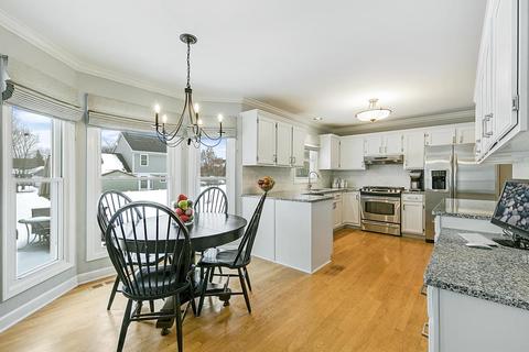 1205 Cobblers Xing, Elgin, IL 60120 photo 4