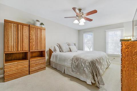 1205 Cobblers Xing, Elgin, IL 60120 photo 15