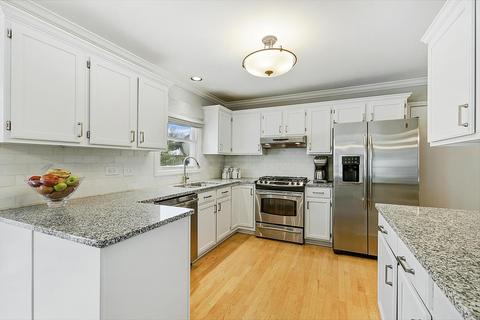 1205 Cobblers Xing, Elgin, IL 60120 photo 5