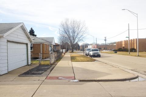7701 Massasoit Ave, Burbank, IL 60459 photo 2