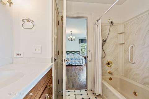 718 E Liberty Dr, Wheaton, IL 60187 photo 19